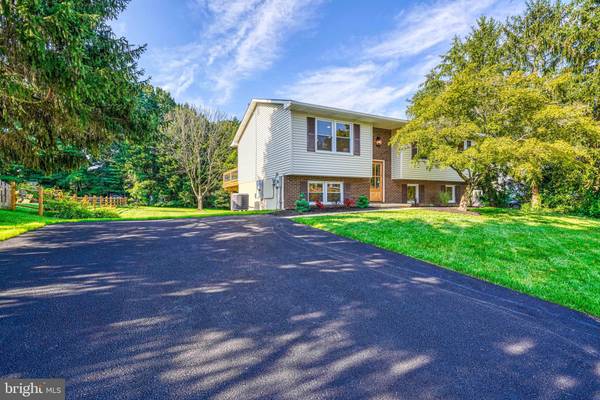 2025 RED RIVER RD, Sykesville, MD 21784