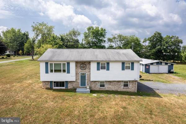 825 GEORGETOWN RD, Littlestown, PA 17340