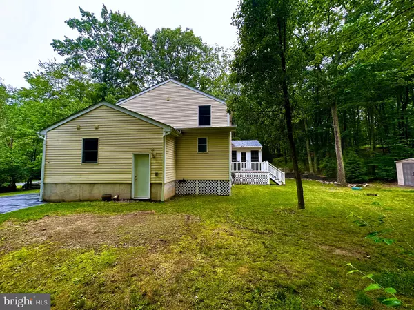 Lords Valley, PA 18428,122 PINTO LN