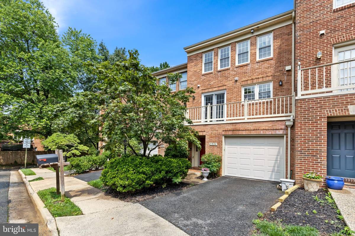 Falls Church, VA 22041,5904 MUNSON CT