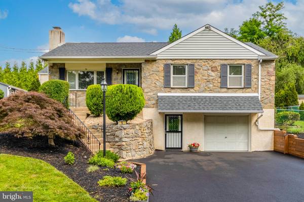 9 PLYMWOOD DR, Plymouth Meeting, PA 19462