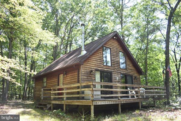 Great Cacapon, WV 25422,144 RUSTIC LN