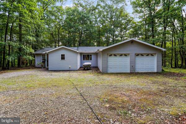 39 MARILYNS WAY, Paw Paw, WV 25434