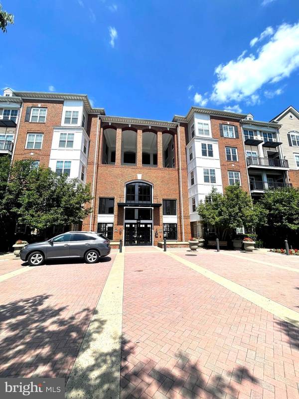 501 HUNGERFORD DR #337, Rockville, MD 20850