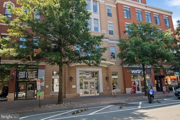 Arlington, VA 22201,1220 N FILLMORE ST #503