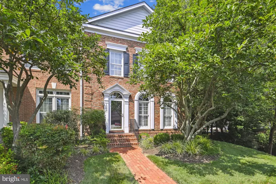 1390 INGLESIDE AVE, Mclean, VA 22101