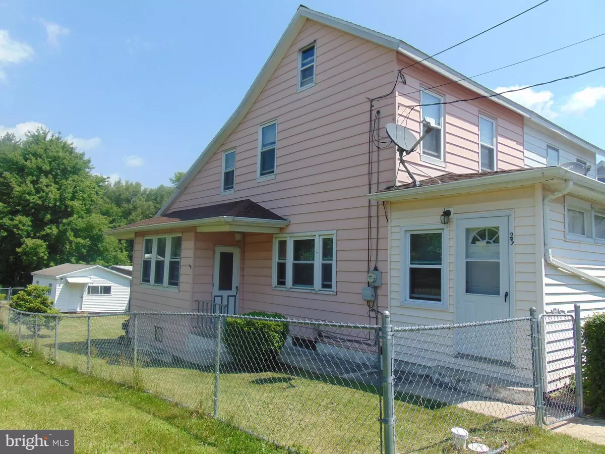 Delano, PA 18220,23 WALNUT ST