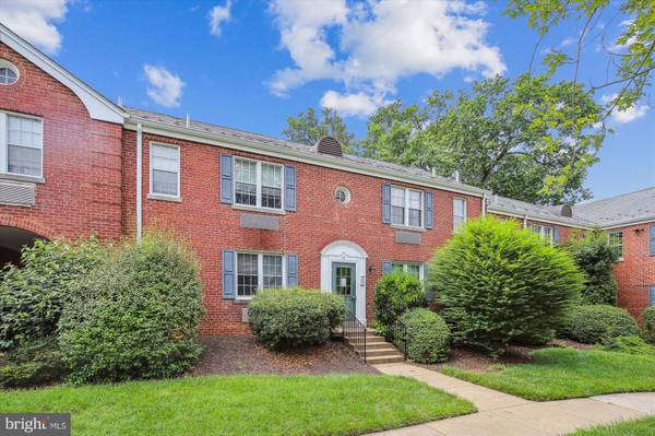 16 AUBURN CT #C, Alexandria, VA 22305