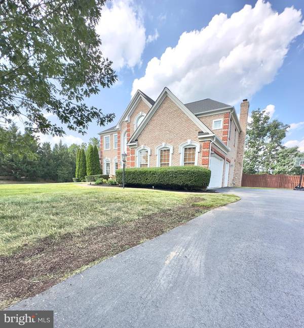 Chantilly, VA 20152,42244 PROVIDENCE RIDGE DR