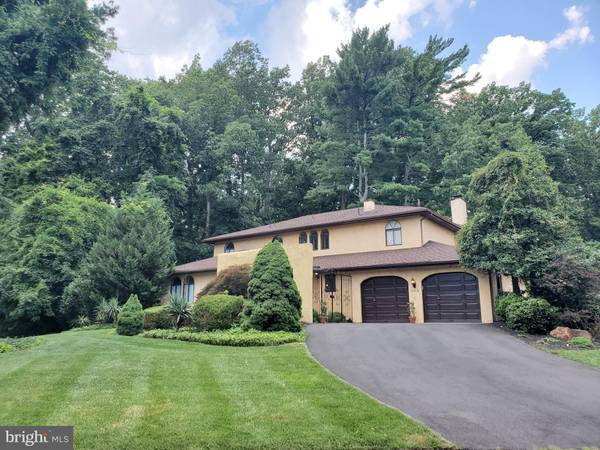 1012 BOBWHITE DR, Cherry Hill, NJ 08003