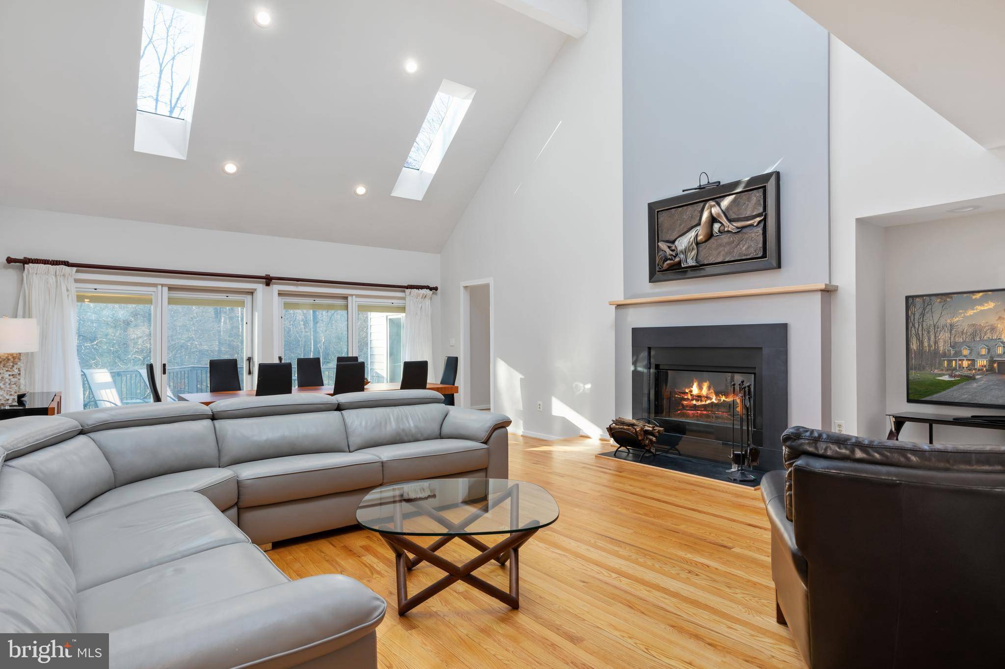 Oakton, VA 22124,11690 DEERFIELD DR