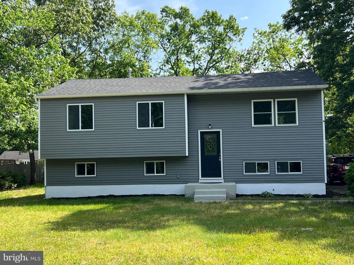 Elmer, NJ 08318,21 MAPLE SHADE LN