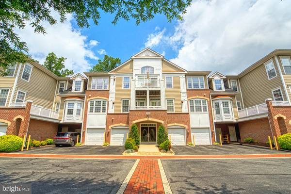 7880 ROLLING WOODS CT #304, Springfield, VA 22152