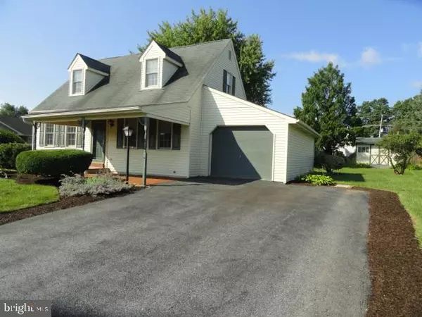 Chambersburg, PA 17201,548 BRACKEN DRIVE