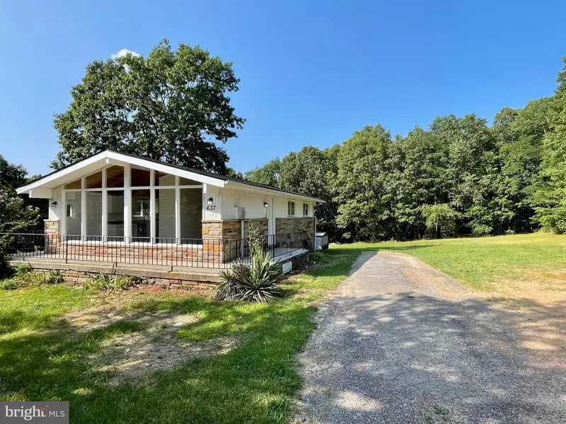 637 MAWANI VILLAGE LN, Berkeley Springs, WV 25411