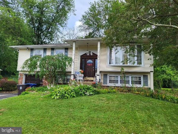 26 LEHIGH DR, Delran, NJ 08075