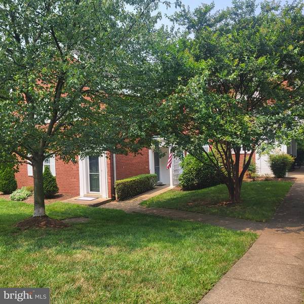 3238 GUNSTON RD #722-32, Alexandria, VA 22302