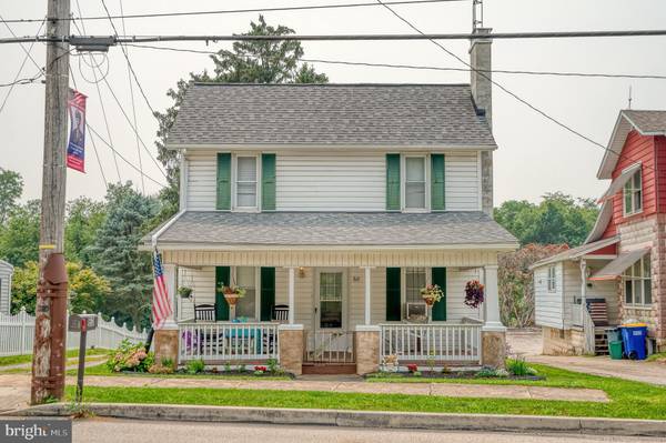 60 S MAIN ST, Stewartstown, PA 17363