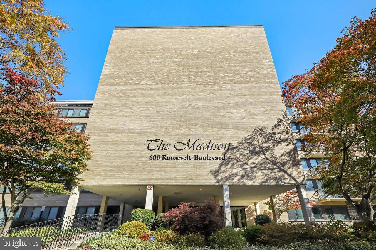 600 ROOSEVELT BLVD #611, Falls Church, VA 22044