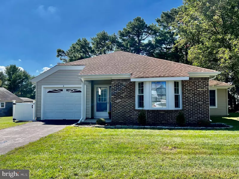 4 TAMARACK CT, Barnegat, NJ 08005