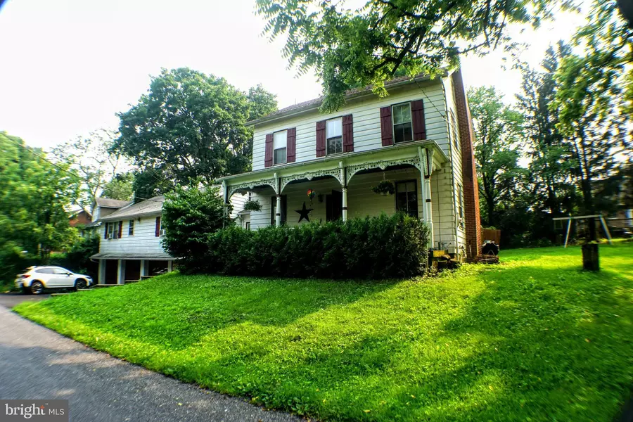 5454 MAUSER ST, Laurys Station, PA 18059