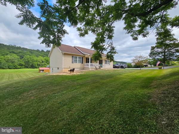 2154 N MILL CREEK RD, Petersburg, WV 26847