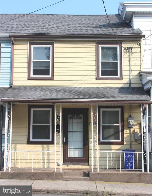 114 E HANCOCK ST, Saint Clair, PA 17970