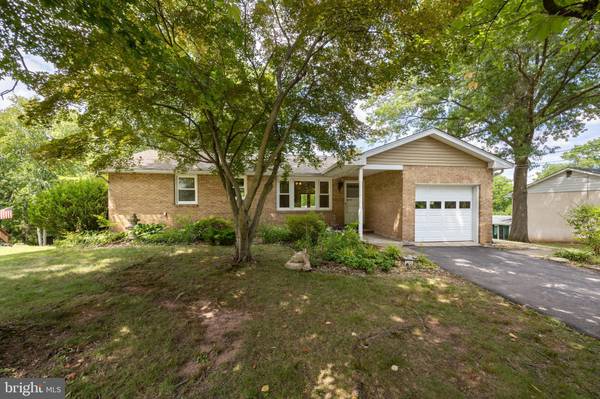 35 OAK RD, Trappe, PA 19426