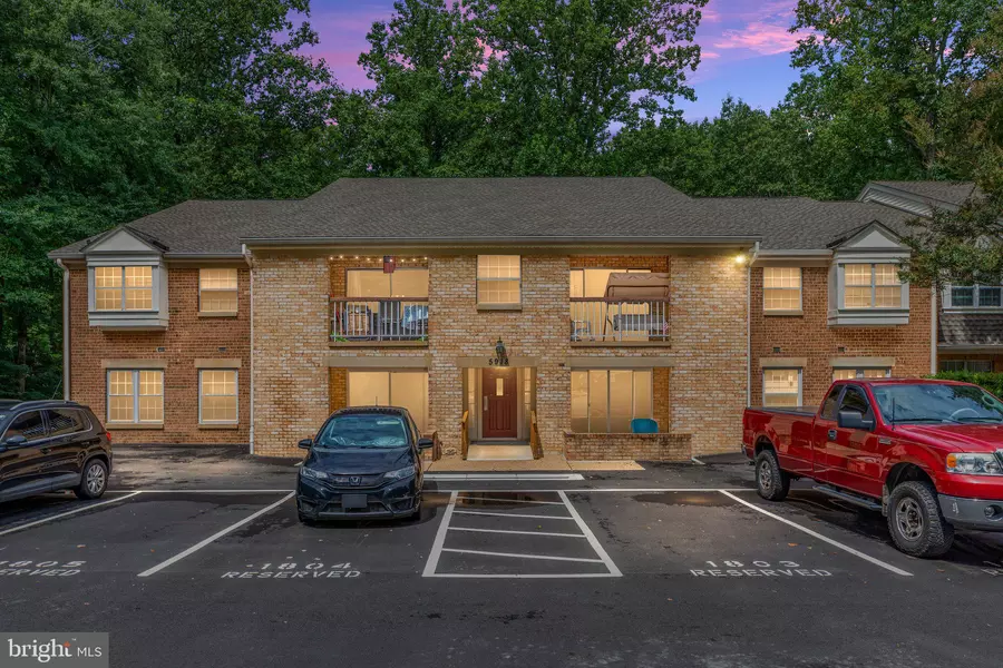 5918 COVE LANDING RD #302, Burke, VA 22015