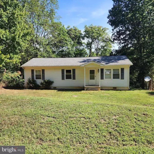 357 BAY POINTE DR, Montross, VA 22520