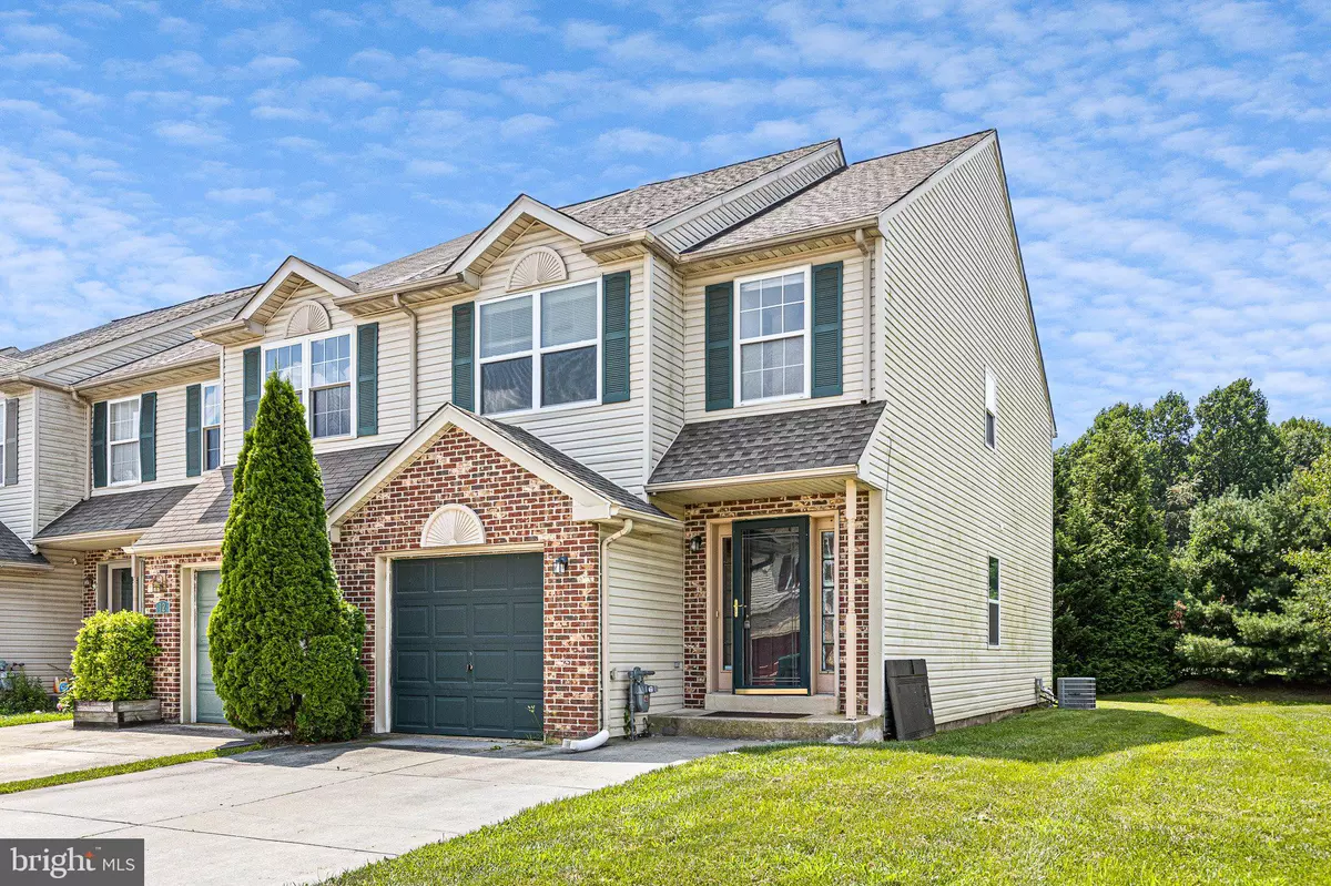 Newark, DE 19702,10 WOODCREST CT