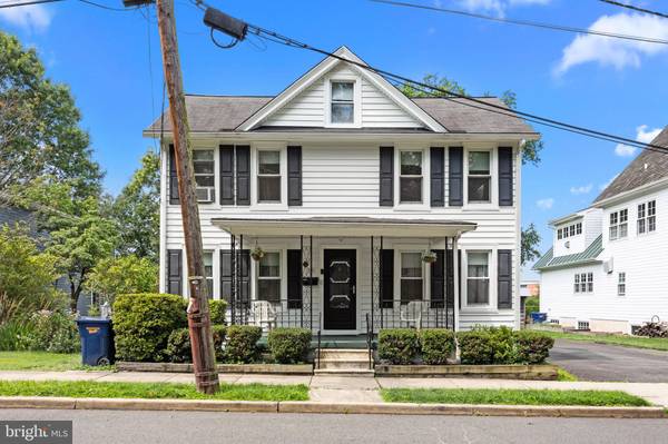 106 CRAWLEY AVE, Pennington, NJ 08534