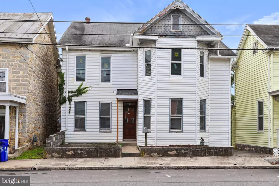 434 E KING ST, Shippensburg, PA 17257