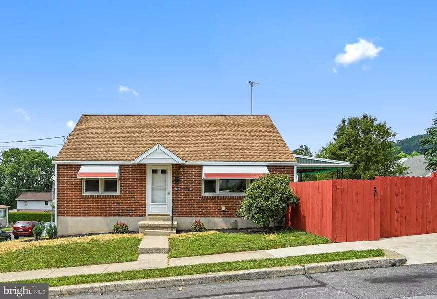 2001 DUKE ST, Reading, PA 19605