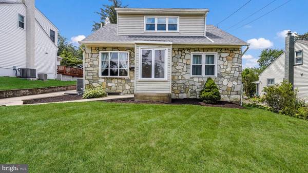 2714 IVY LN, Glenside, PA 19038