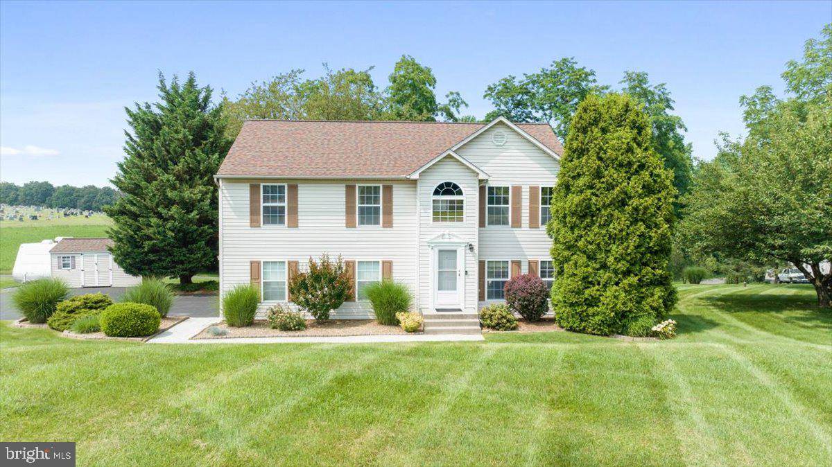 10022 ZIEGELS CHURCH RD, Breinigsville, PA 18031
