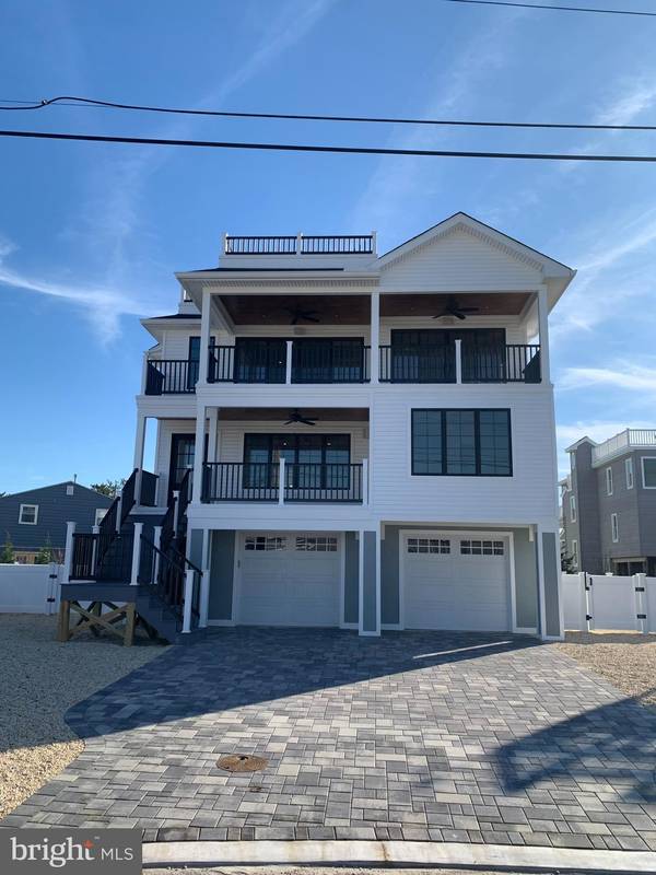 3 OLSEN AVE, Harvey Cedars, NJ 08008