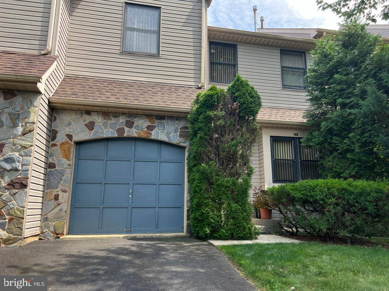 Upper Holland, PA 19053,93 BELLWOOD DR