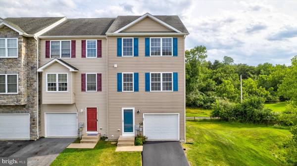 40 MYATT CT, Inwood, WV 25428