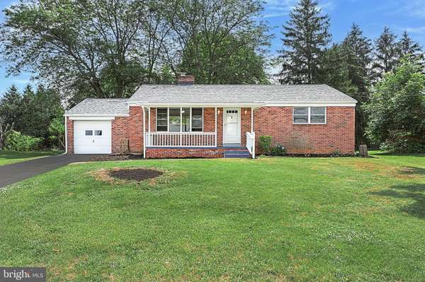 2240 WILLOW RD, York, PA 17408