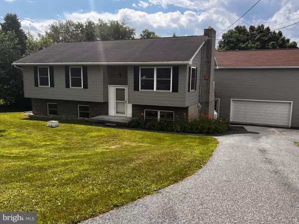 12 PLUM ST, Annville, PA 17003