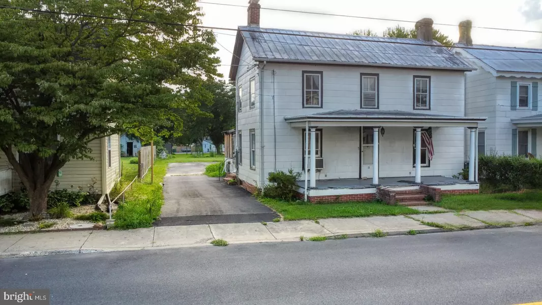 11 S MAIN ST, Magnolia, DE 19962