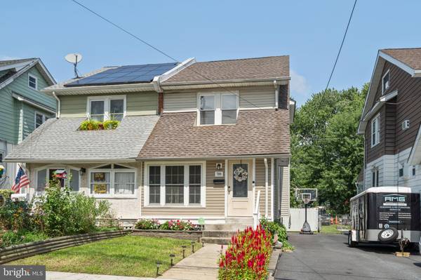 709 SUMMIT AVE, Prospect Park, PA 19076