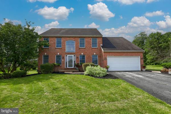 102 STONE HEDGE CT, Lebanon, PA 17042