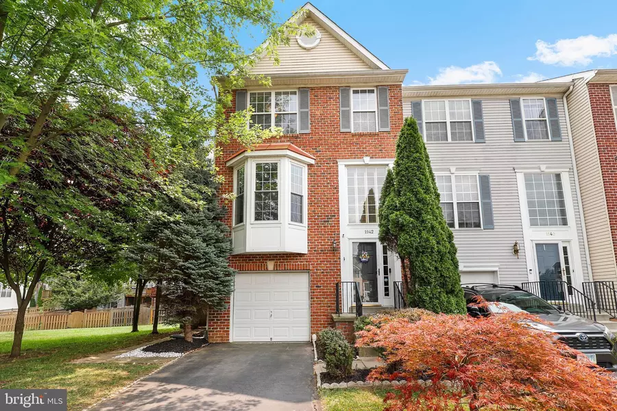 1942 CROSSING STONE CT, Frederick, MD 21702