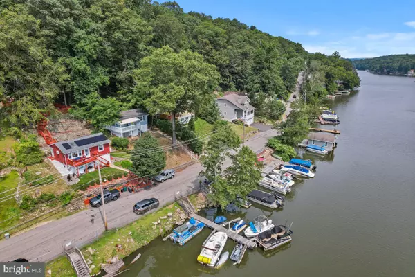 Hopatcong, NJ 07843,118 HUDSON AVENUE