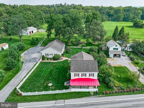 1039 W TRINDLE RD, Mechanicsburg, PA 17055