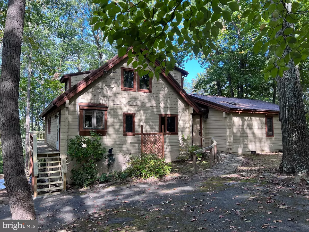 Berkeley Springs, WV 25411,97 RETREAT LN