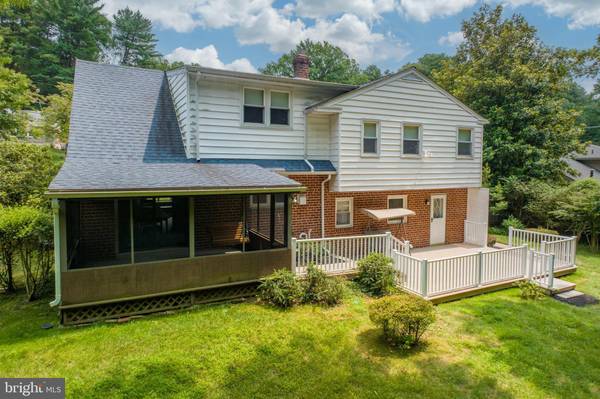 Broomall, PA 19008,2502 PARKE LN