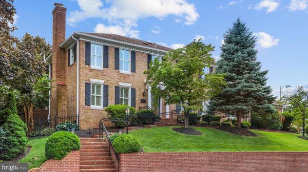 4910 35TH RD N, Arlington, VA 22207